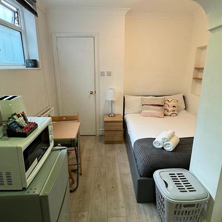 En-Suite Near Everything. Shepherd'S Bush - ロンドン エクステリア 写真